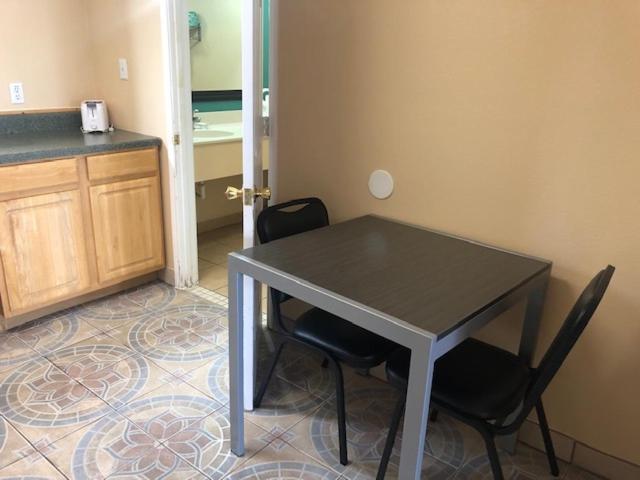 سان أنطونيو Pinn Road Inn And Suites Lackland Afb And Seaworld المظهر الخارجي الصورة