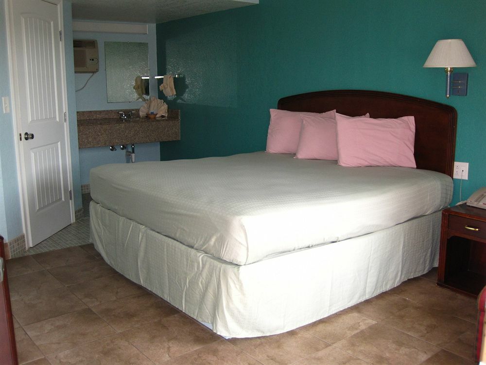 سان أنطونيو Pinn Road Inn And Suites Lackland Afb And Seaworld المظهر الخارجي الصورة